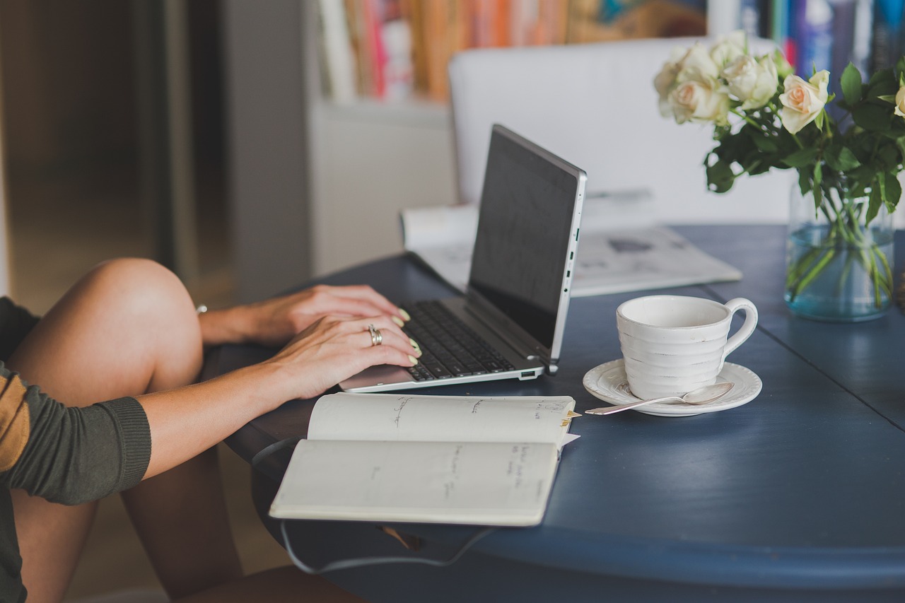 How Personal Trainers Can Leverage Blogging for Marketing. Image by <a href="https://pixabay.com/users/deeezy-15467098/?utm_source=link-attribution&utm_medium=referral&utm_campaign=image&utm_content=4906312">Peter Olexa</a> from <a href="https://pixabay.com//?utm_source=link-attribution&utm_medium=referral&utm_campaign=image&utm_content=4906312">Pixabay</a>